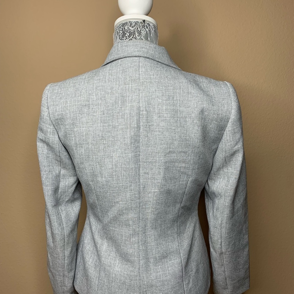 Tahari blazer - Picture 3 of 6